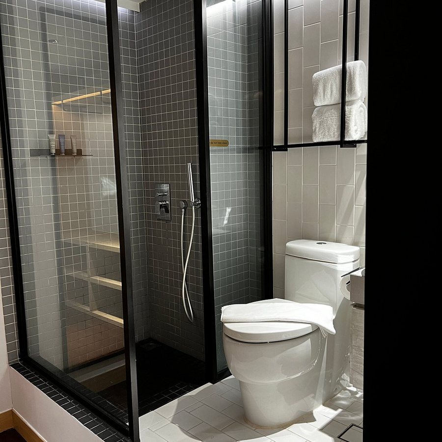 Kesa House — Bathroom