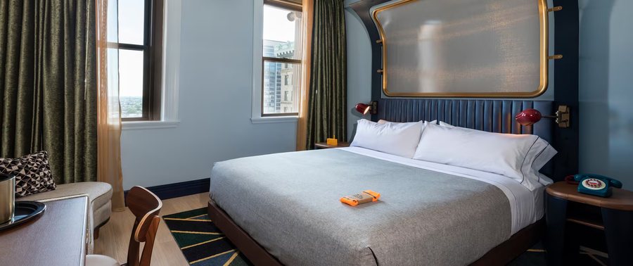 Kestrel Hotel Center City — Guest room