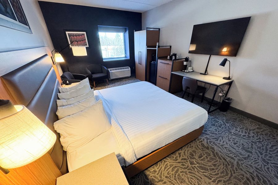 Kewadin Casinos Hotel — Guest room
