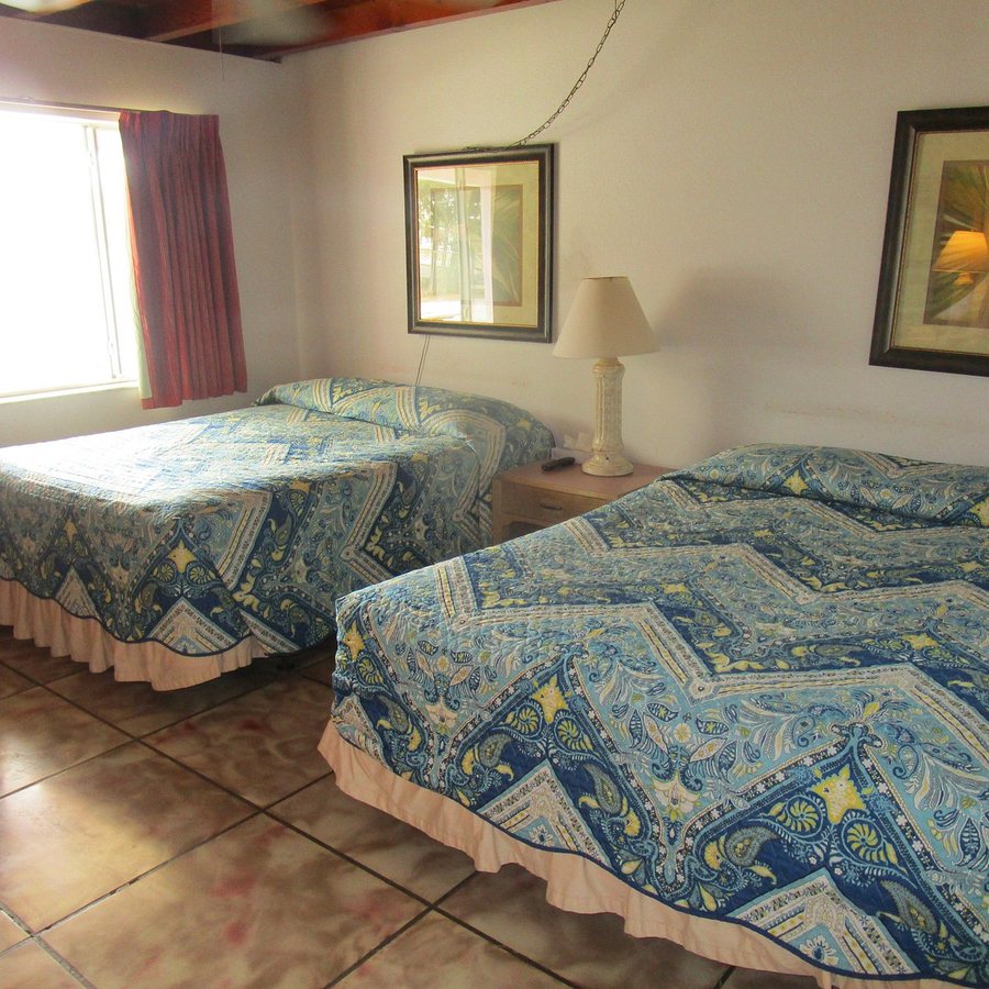 Key Lantern Motel and Blue Fin Inn — Guest room