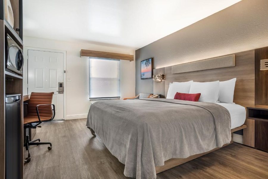 Key West Inn Fairhope — Guest room