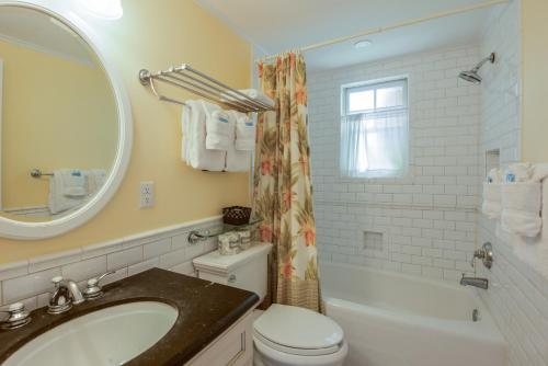 Key West Villas — Bathroom