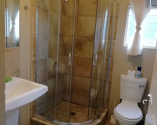 Khaya4u — Bathroom