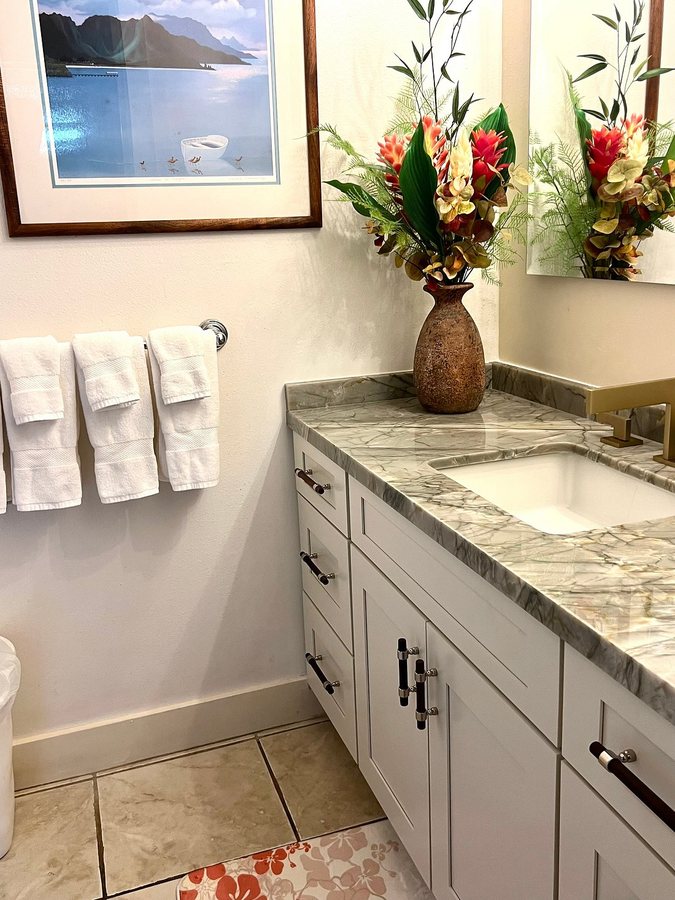 Kiahuna Plantation Resort Kauai by OUTRIGGER — Bathroom
