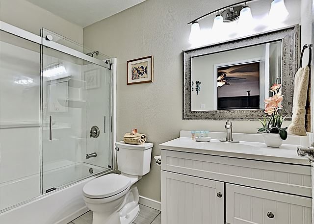 Kihei Garden Estates — Bathroom