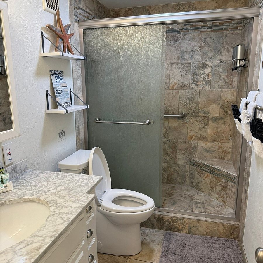 Kihei Kai Nani — Bathroom