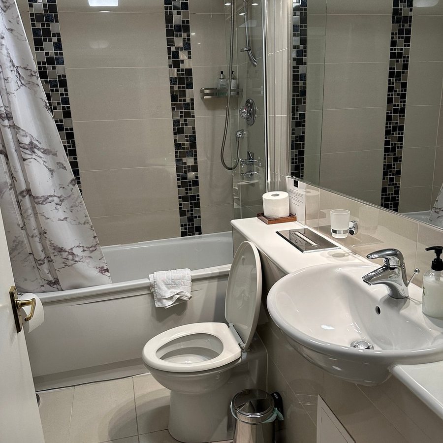 Kildonan Lodge Hotel — Bathroom