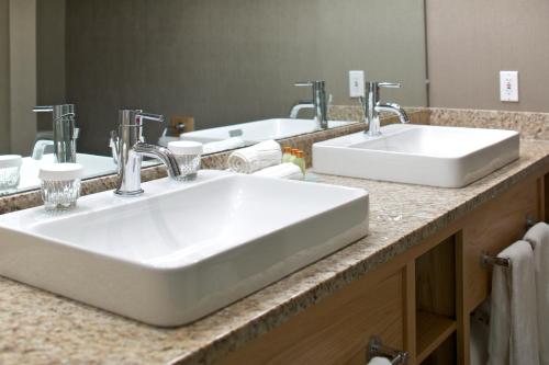 Killington Grand Resort Hotel — Bathroom