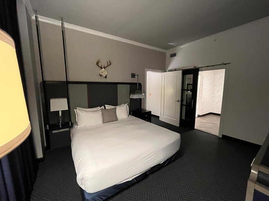 Kimpton Cardinal Hotel by IHG — Guest room