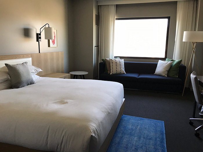 Kimpton Everly Hotel Los Angeles California — Guest room