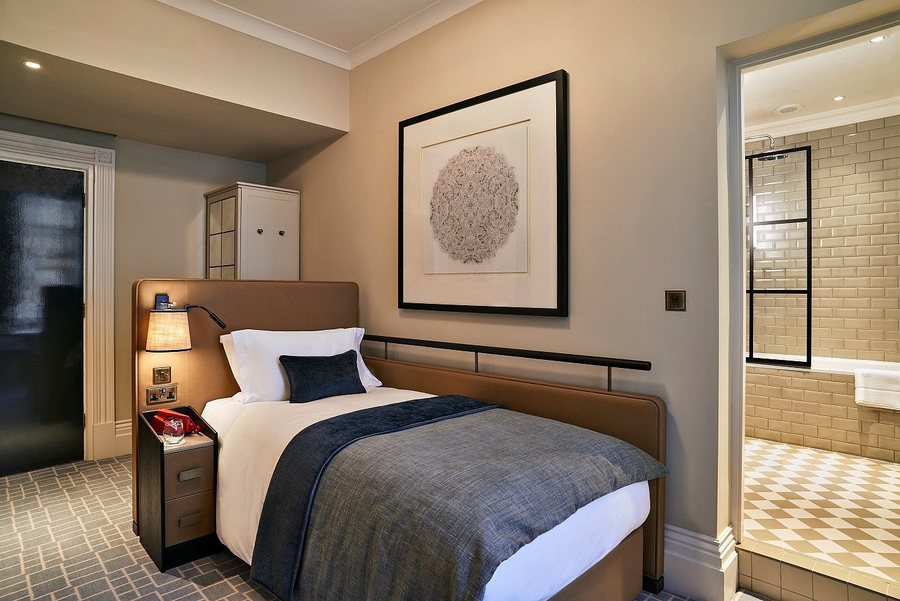 Kimpton Fitzroy London By IHG — Guest room