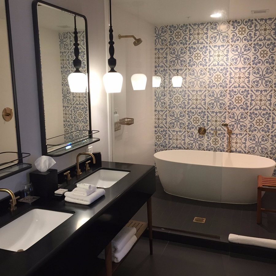 Kimpton Gray Hotel by IHG — Bathroom