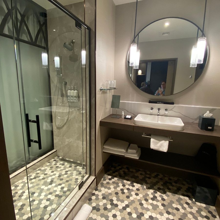 Kimpton Hotel Arras — Bathroom