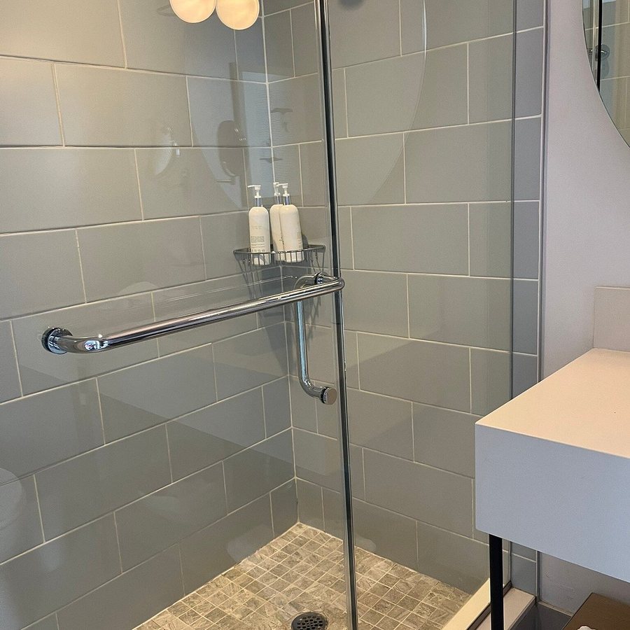 Kimpton Hotel Palomar South Beach Miami Beach Florida — Bathroom