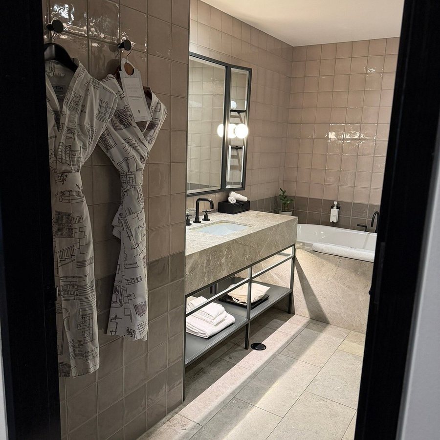Kimpton Margot Sydney By IHG — Bathroom