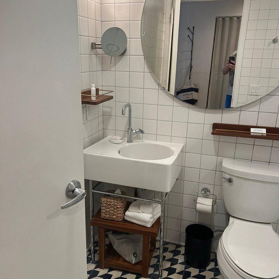 Kimpton Shorebreak Fort Lauderdale By IHG — Bathroom