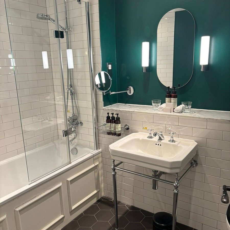 Kimpton Taconic Hotel by IHG — Bathroom
