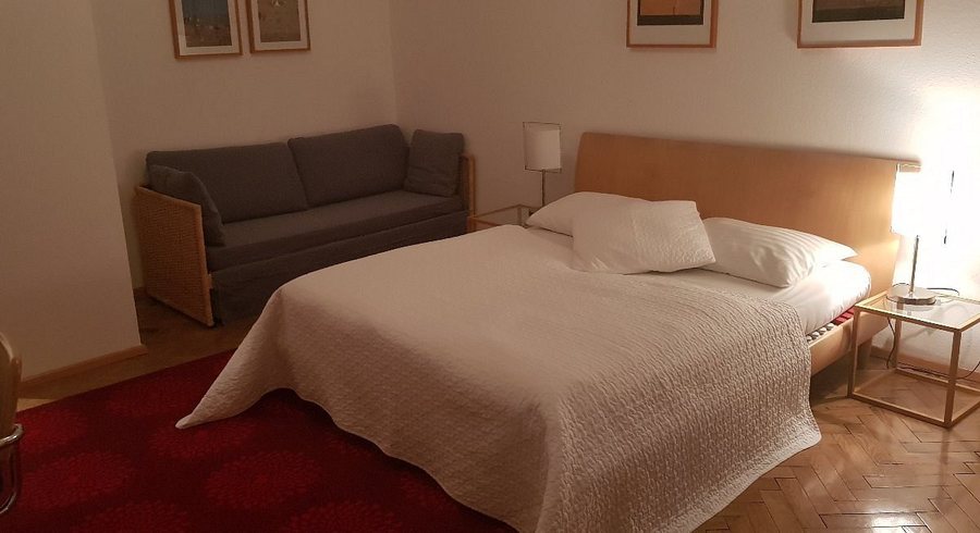 Kindl s Low Budget — Guest room