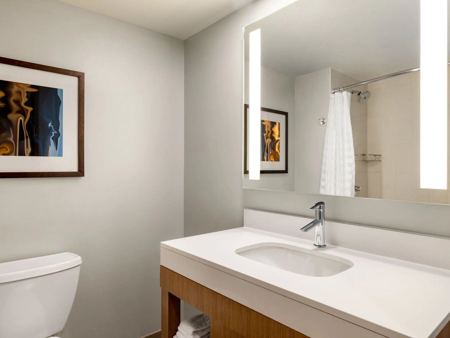Kindred Resort — Bathroom