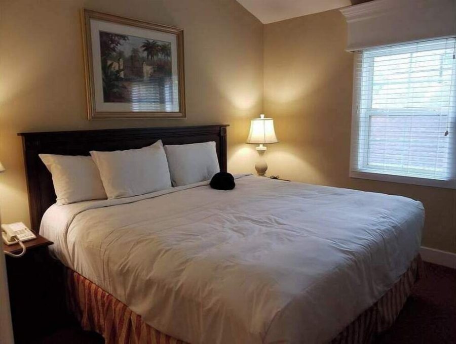 King Creek Resort and Marina — Guest room