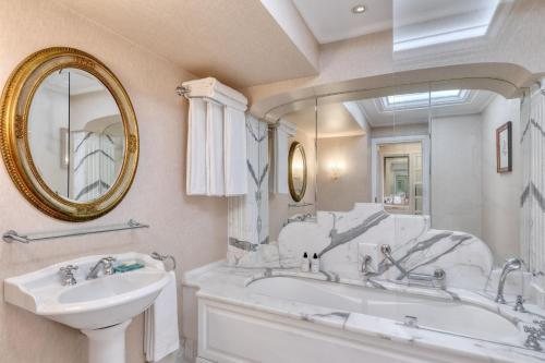 King George a Luxury Collection Hotel Athens — Bathroom
