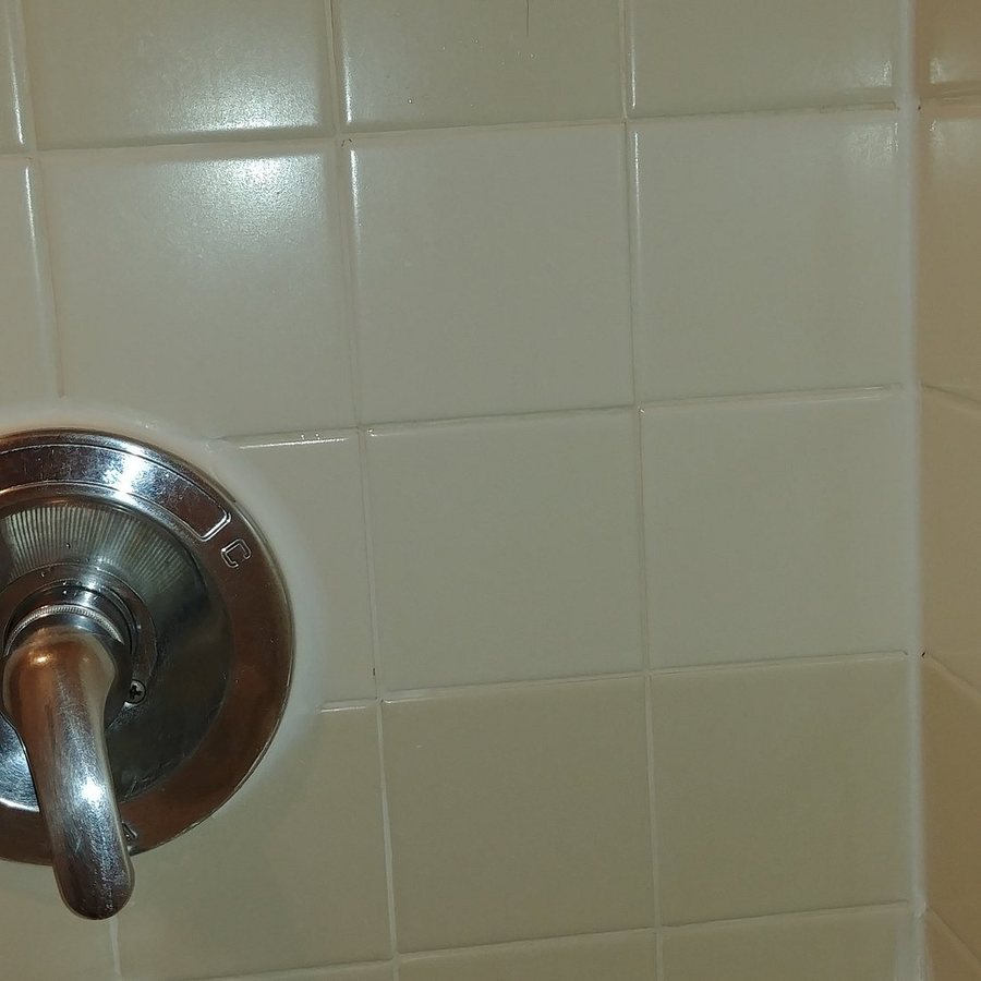 King Oscar Motel — Bathroom