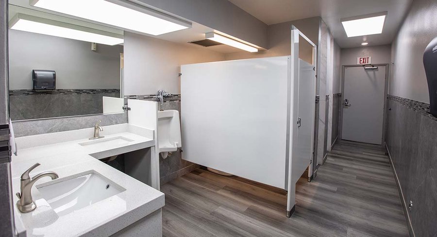 King s Row RV Park Las Vegas Nevada — Bathroom