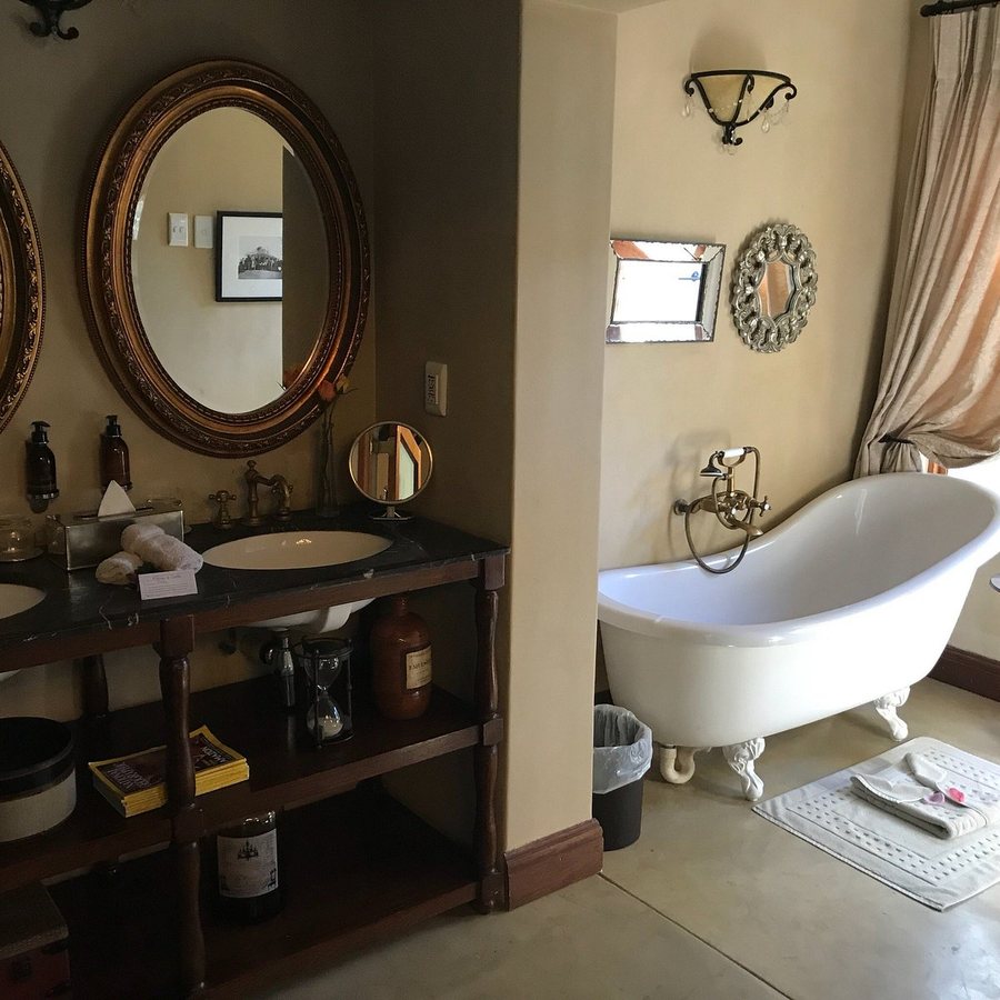 Kings Camp — Bathroom