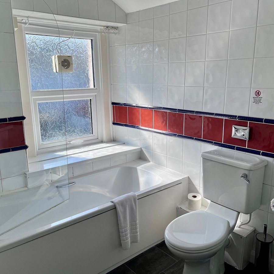 Kings House — Bathroom