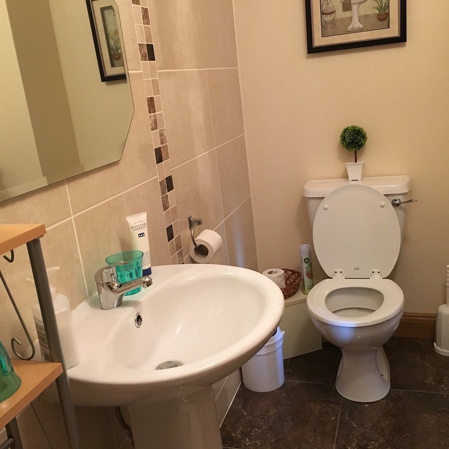 Kingston s Bar Townhouse — Bathroom
