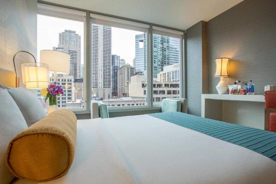 Kinzie Hotel Chicago Illinois — Guest room