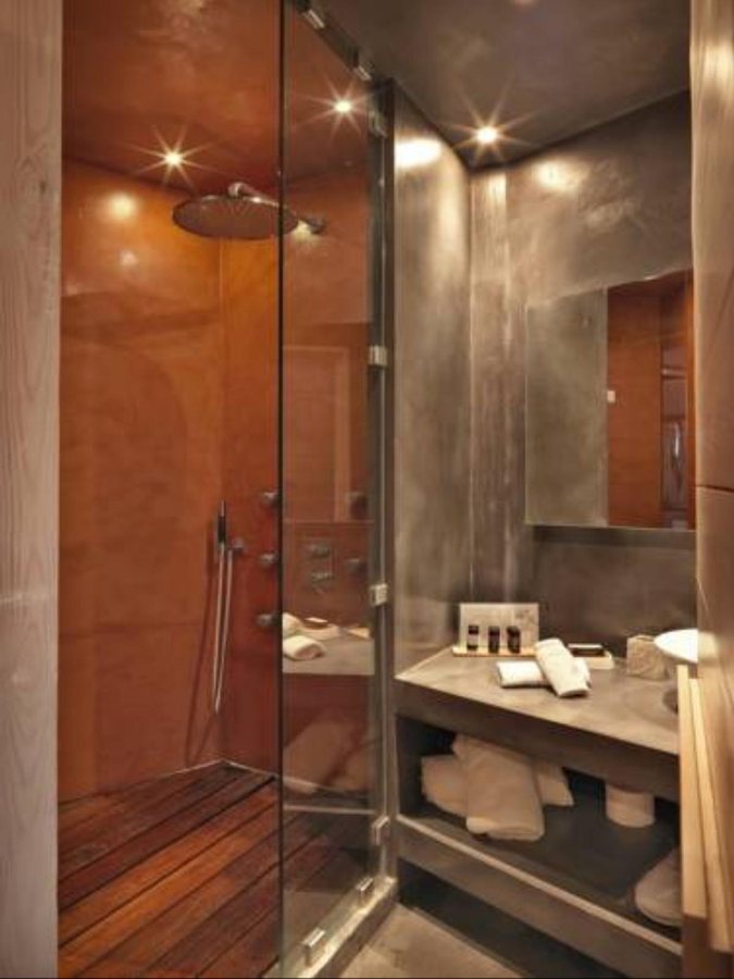 Kipi Suites — Bathroom
