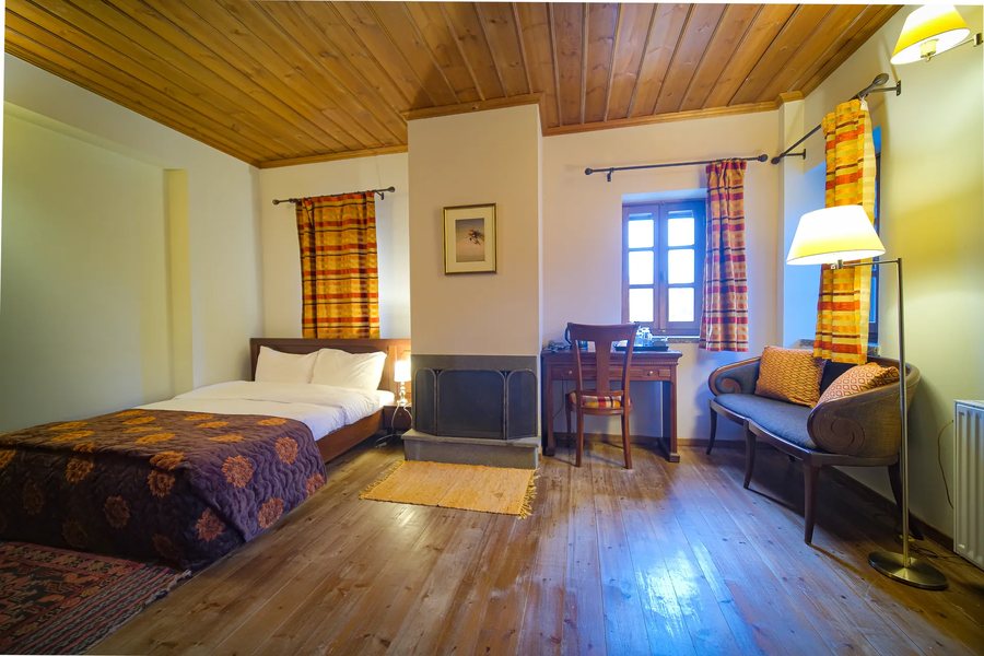 Kipi Suites — Guest room