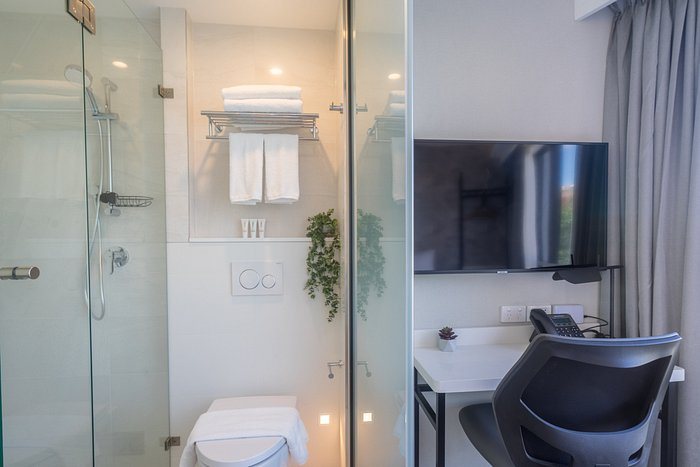 Kith Hotel Darling Harbour — Bathroom