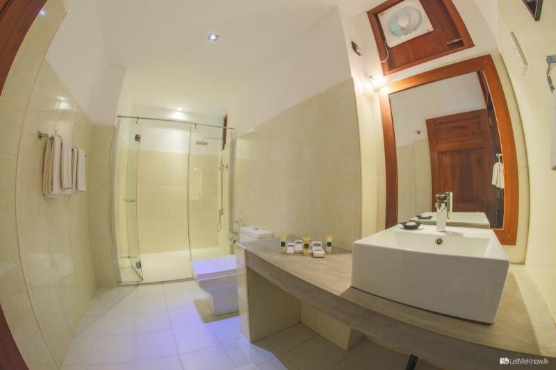 Kithul Kanda The Mountain Resort — Bathroom
