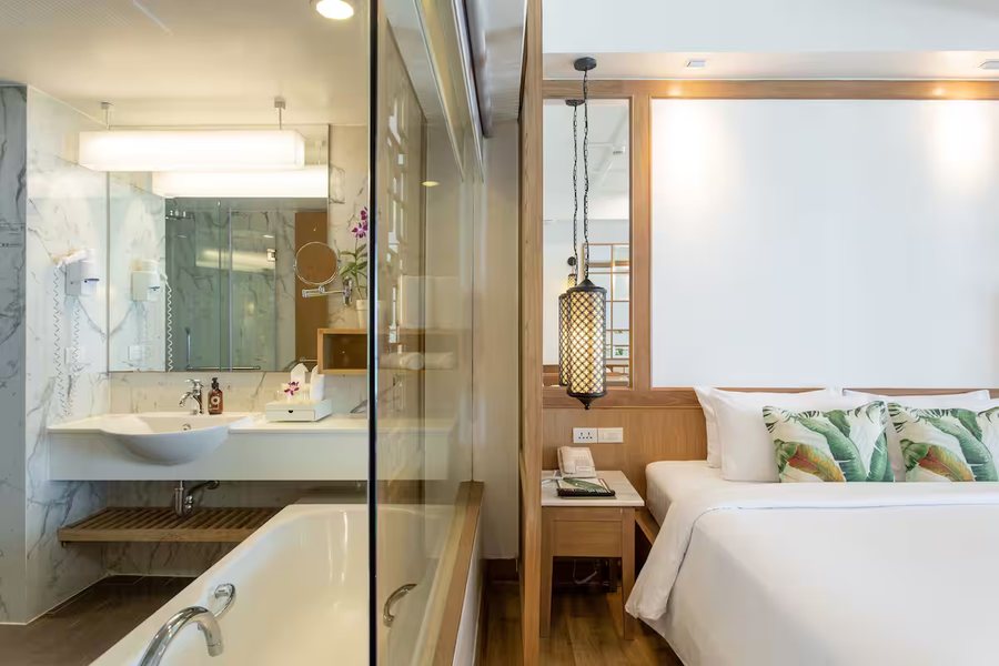 KK Karon Kata Boutique Hotel — Bathroom