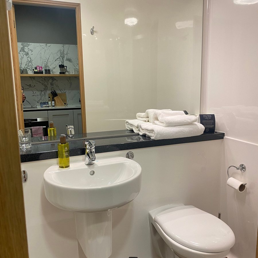 KM Apartments — Bathroom