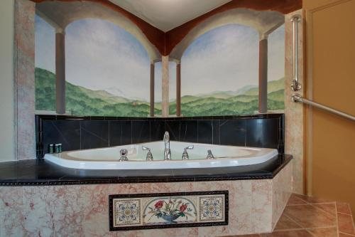 Knickerbocker on the Lake — Bathroom