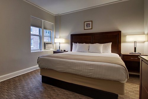 Knickerbocker on the Lake — Guest room