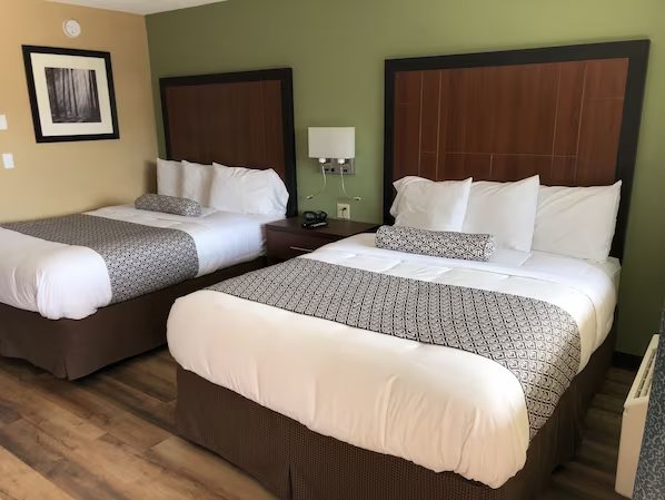 Knight s Inn Motel — Guest room