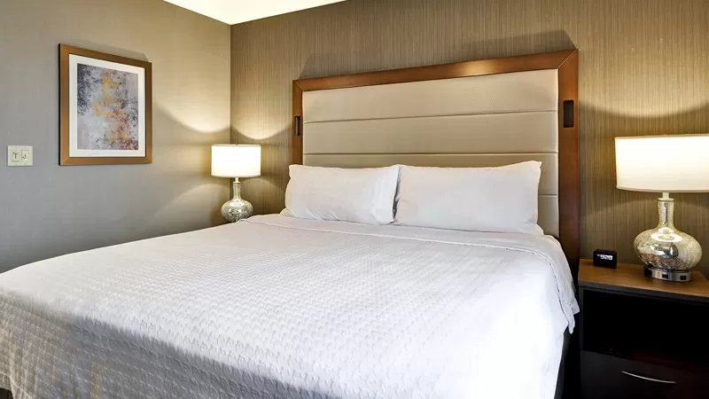 Knights Inn Hartford — Guest room