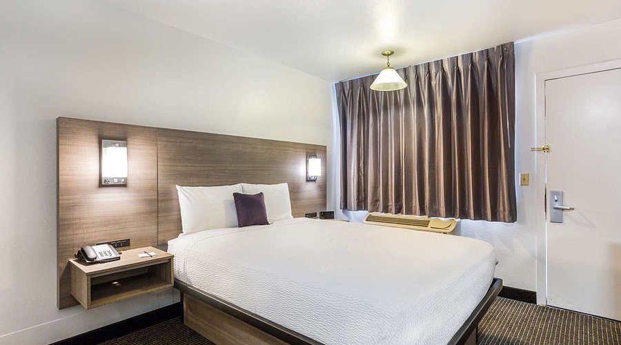 Knights Inn Yuma — Guest room