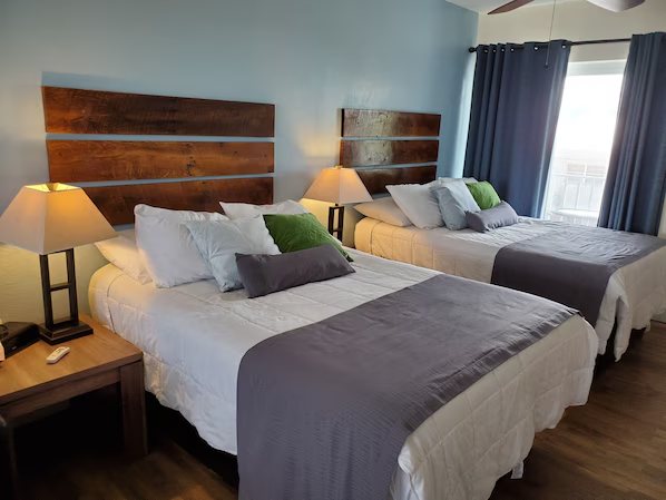 Knights Key Suites — Guest room