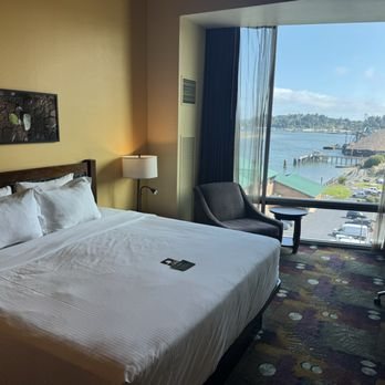 Ko Kwel Casino Resort Hotel — Guest room