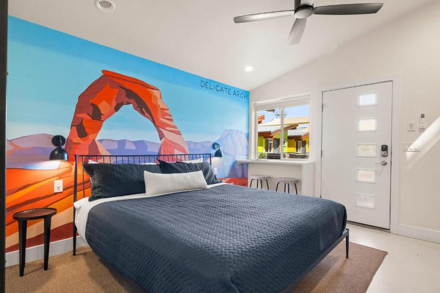 Kokopelli Lodgings — Guest room