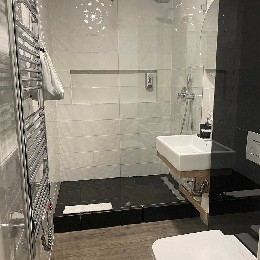 Koleves — Bathroom