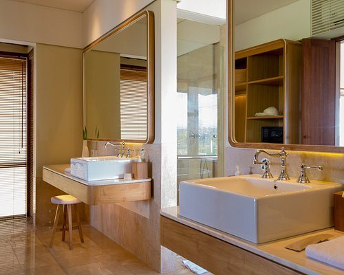 Komaneka at Keramas Beach — Bathroom