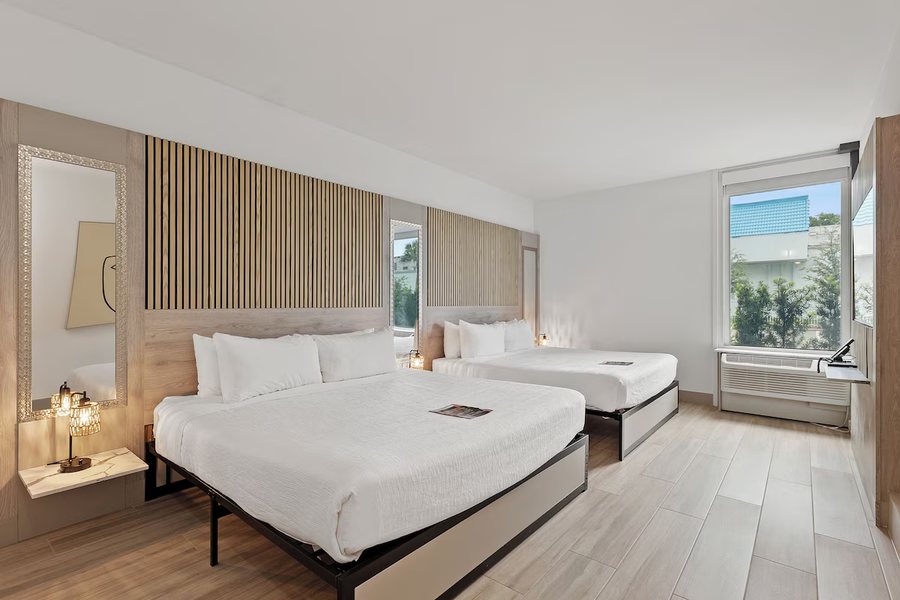 Kompose Boutique Resort at Theme Parks — Guest room