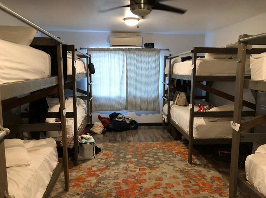 Kona Beach Hostel — Guest room