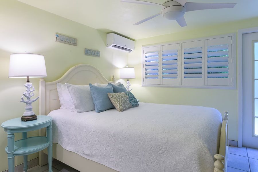 Kona Kai Resort — Guest room